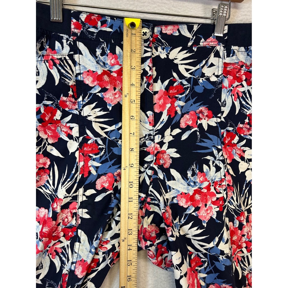 Tropical Floral Chico's 10 Navy Red Brigitte So Slimming Capri Pants Cropped - Picture 4 of 11